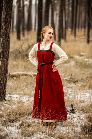 Sur-robe viking en lin Alena Rouge L/XL