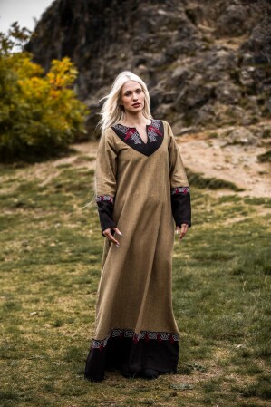 Womens Viking Dress "Idun" with Embroidery Sand 3XL