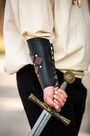 1255 Leather bracers "Orm"