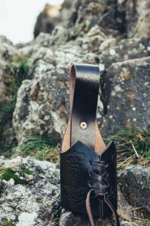 Leder Trinkhorn Halter Thorshammer "Haldor"
