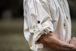 Camisa medieval de cuello alto con cordones "Bruno"