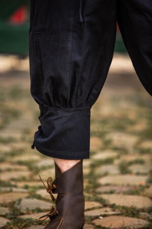 Kniebundhose mit Unterbeinschnürung "Laurence"