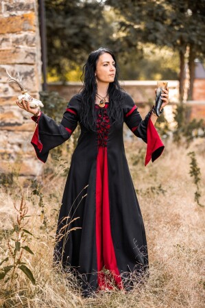 Vestido con mangas de trompeta "Larissa"
