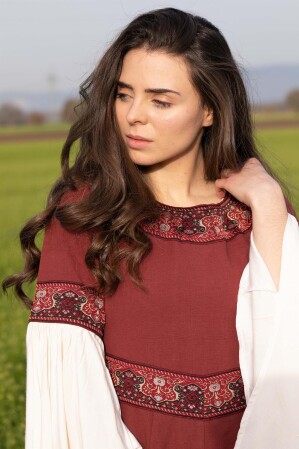 Nobile abito con bordo "Yala"