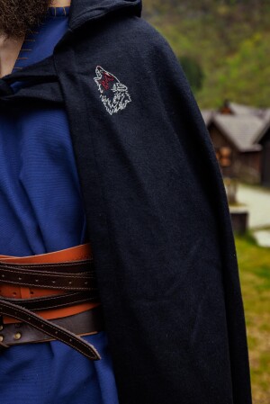 Cape viking "Alpha" avec broderie de loup