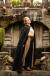 Capa medieval con bordado "Erna"