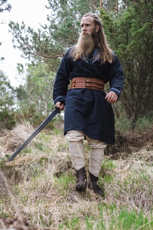 Wikinger Tunika "Snorri" mit Urnes-Stil Handstickerei