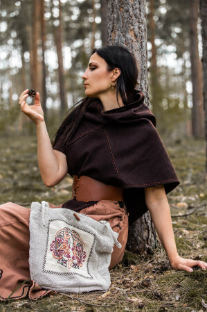 Sac à bandoulière avec broderie viking "Tora"