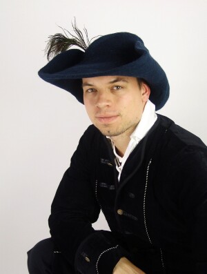 Wool felt hat with feather "Pieter"