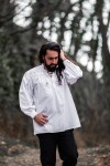 Tipica camicia medievale con collo alto e collo allacciato "Friedrich" White L