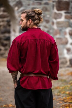 Tipica camicia medievale allacciata con collo alto "Friedrich" Vino Rosso S