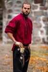 Tipica camicia medievale allacciata con collo alto "Friedrich" Vino Rosso S
