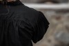 Camisa de cuello alto moteado con cordones "Georg" Negro S