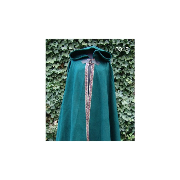 Wool cape with border and brooch "Daniel" green