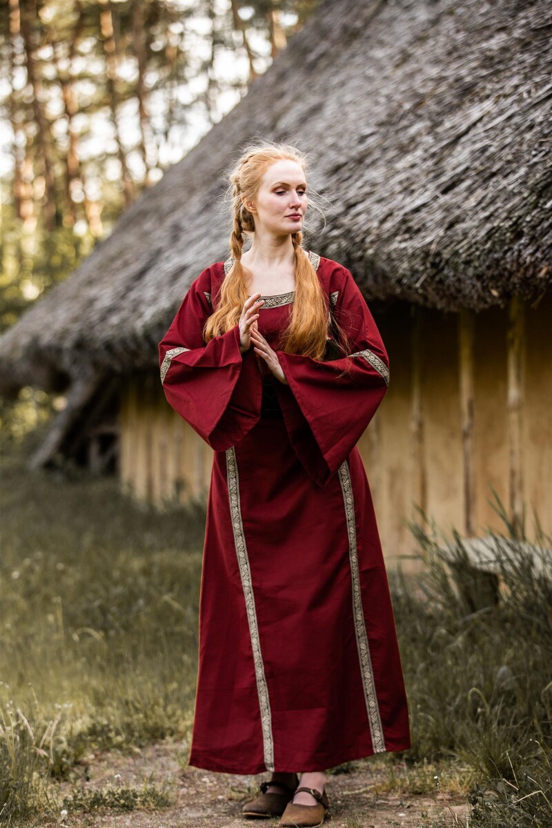 Robe médiévale avec bordure "Sophie"