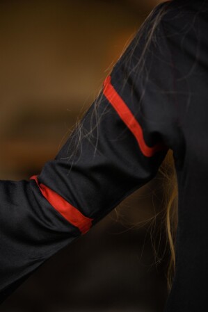 Viskosekleid mit Trompetenärmeln "Berblin" Schwarz/Rot XS