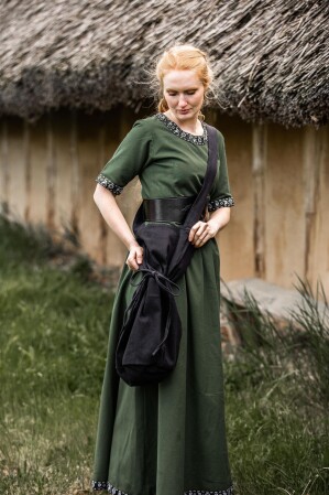 Noble robe à manches courtes avec bordure "Ennlin" Vert M