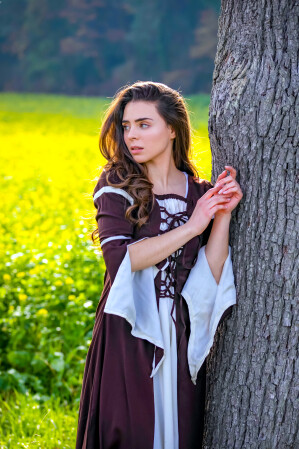 Kleid mit Trompetenärmeln "Larissa" Braun/Natur L