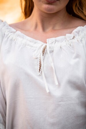 Blusa medieval de manga corta "Sandra" Natural S