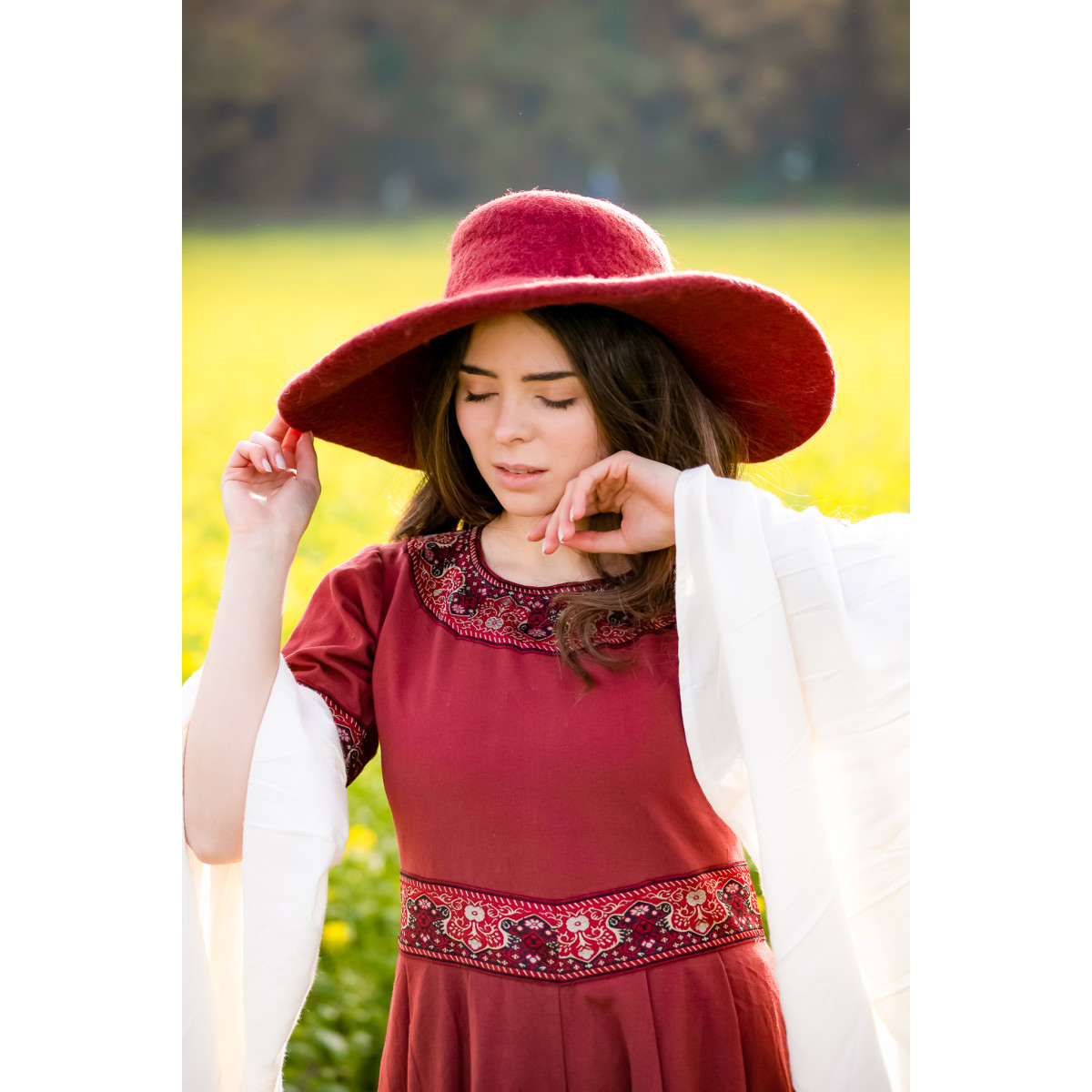 Handgefertigter Hut Eleganz Rot