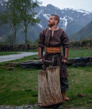 Wikinger Wolltunika "Olvisson" Braun S