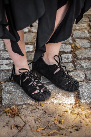 Bundschuhe aus Veloursleder Schwarz 36