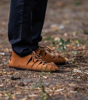 Bundschuhe aus Veloursleder Braun 36
