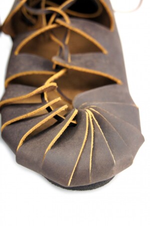 003 Bundschuhe aus Nubukleder- Braun 44