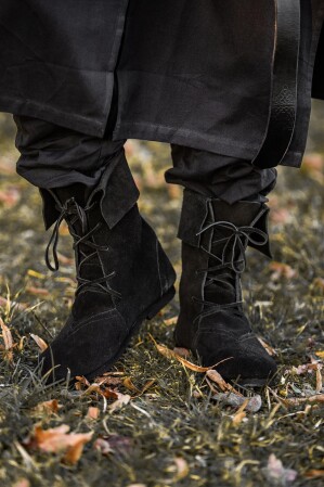 074 Mittelalter-Stiefel "Aurin" mit Stulpe - Schwarz