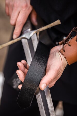 Leather ring belt with celtic pattern black 150 cm