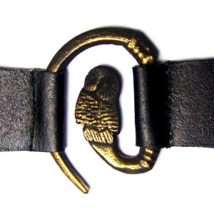 Metal clasp snake with leather brown