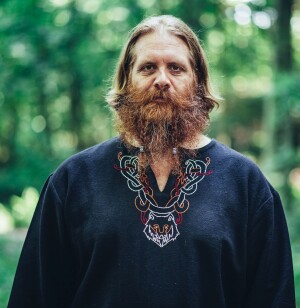 Viking tunic "Freki" with hand embroidery black L