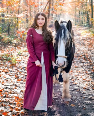 Mittelalterkleid "Larina" Rot/Natur