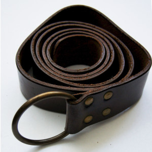 Ring belt in robust leather Dark brown 150 cm