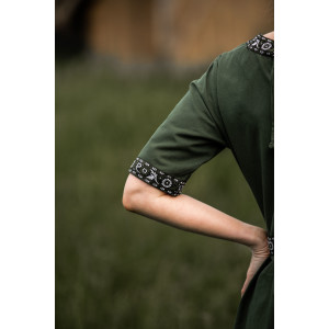 Noble short sleeve dress with border "Ennlin" green