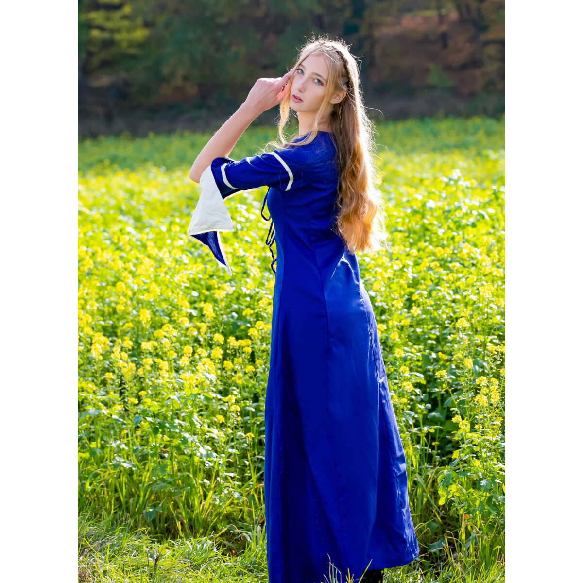 Kleid mit Trompetenärmeln Larissa Blau/Natur