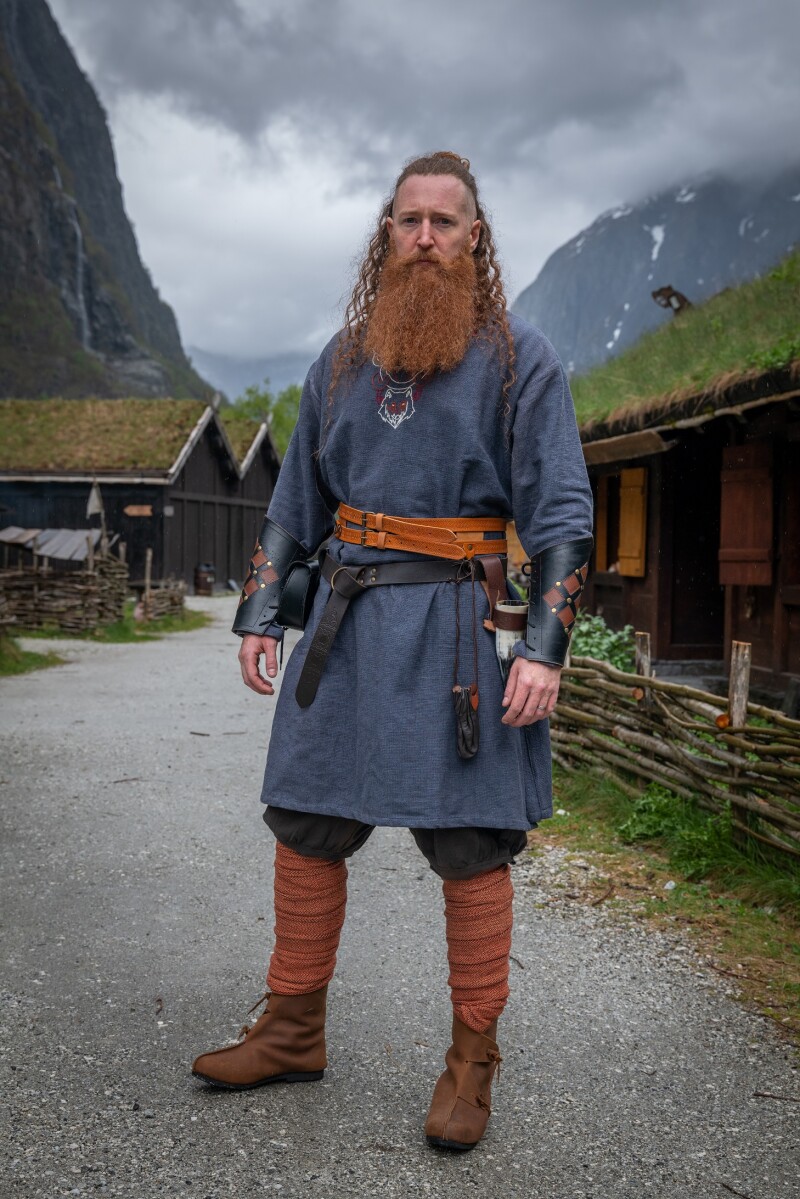 Tunique viking "Freki" avec broderie main Bleu gri