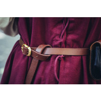 Narrow leather belt made of robust leather brown