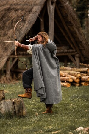 Wollumhang mit langer Kapuze "Hervir" Grau 160 cm