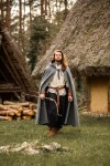 Wollumhang mit langer Kapuze "Hervir" Grau 160 cm