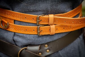 Cintura doppia in pelle Viking "Axel" Marrone cognac 140 cm