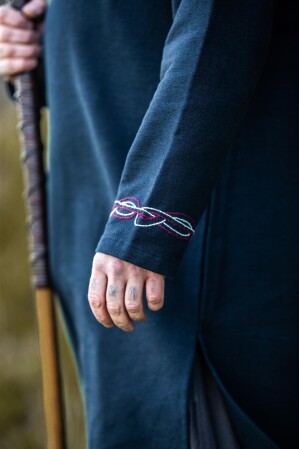 Tunica vichinga "Snorri" con ricamo a mano in stile Urnes Nero-Rosso XXXL