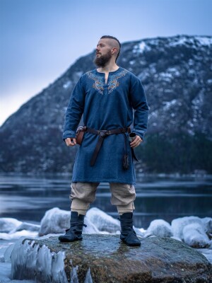 Tunique viking "Snorri" avec broderie manuelle style Urnes Gris-Bleu L