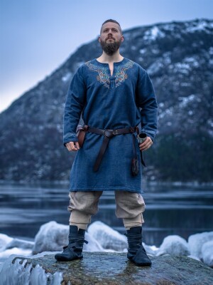 Tunique viking "Snorri" avec broderie manuelle style Urnes Gris-Bleu M
